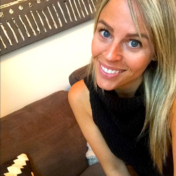 Meet your Posher, Caitlin - Picture 1 of 1